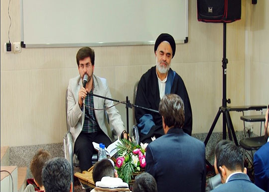 حضور آیت الله مهدوی و  مسئولان در جلسه قرآنی مهد قرآن اصفهان